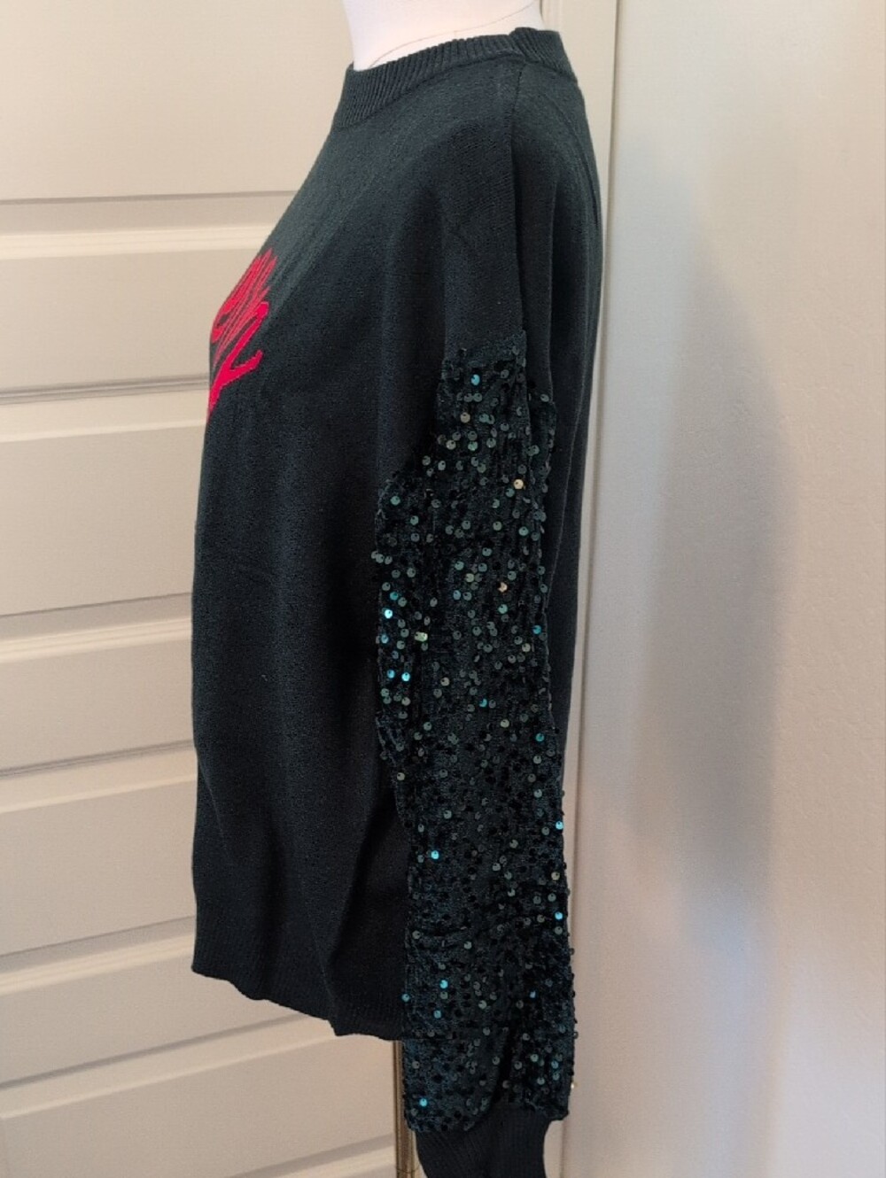 Christmas Sweater Merry Sequin Sleeve Mixed Media Crewneck Green and Red NWOT - Picture 6 of 14